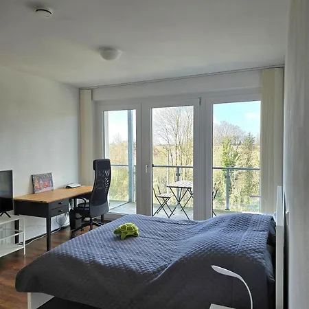 Ferienwohnung Koeln * ケルン